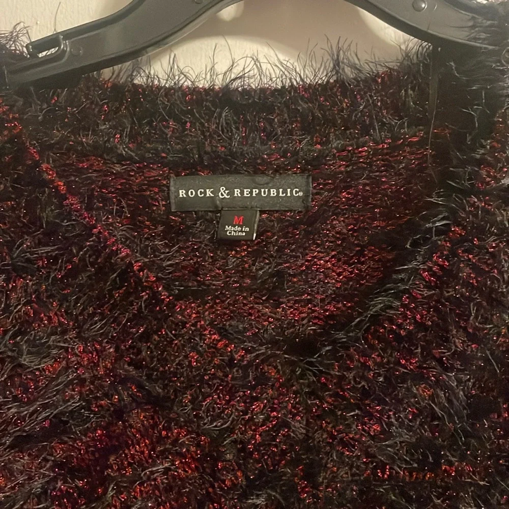 ⭐️Rock & Republic SUPERCOZY v-neck sweater 💕 RET.$95+! - Picture 3 of 8